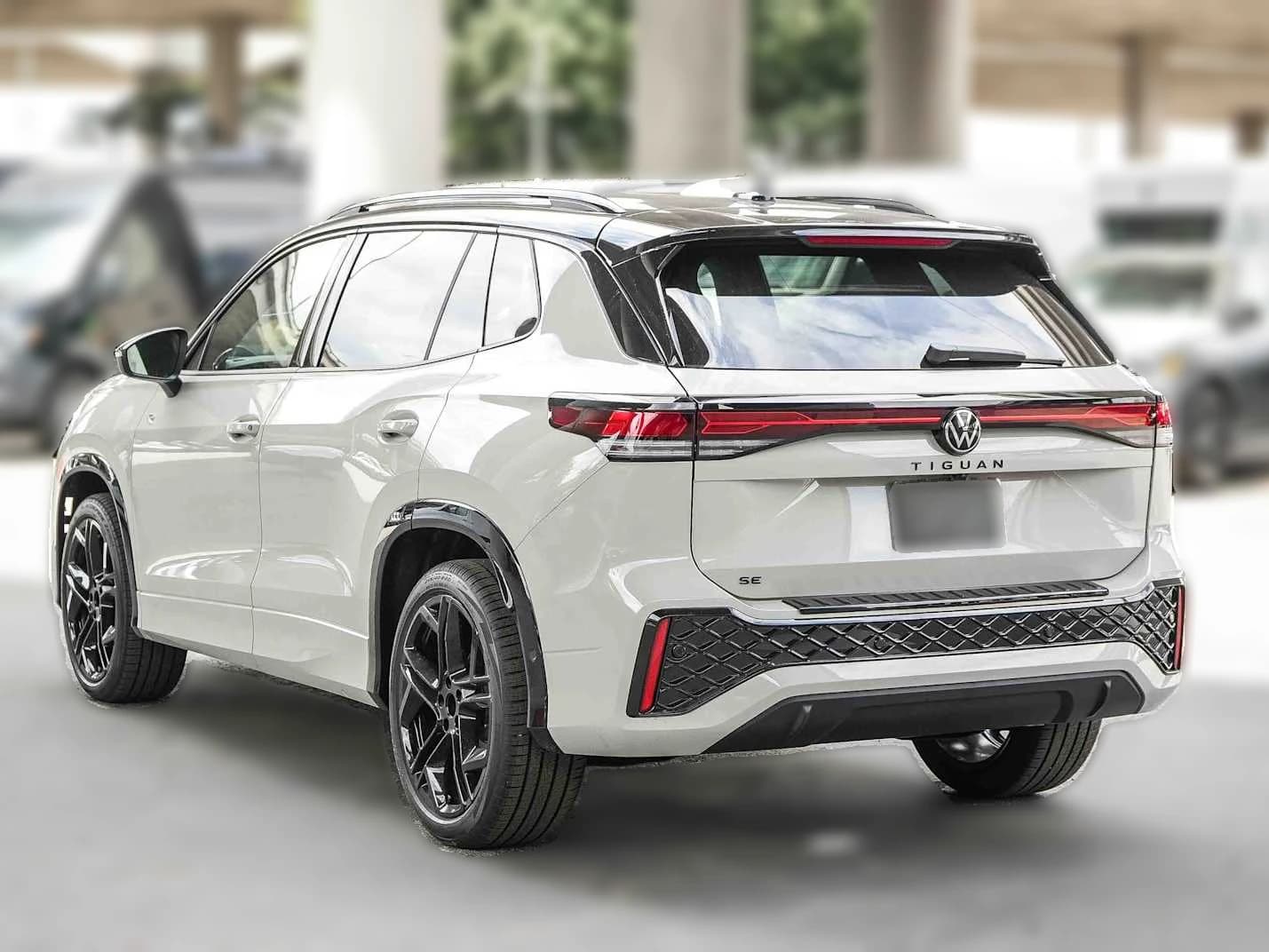 Volkswagen Tiguan SE R-Line Black FWD 2026 — side view