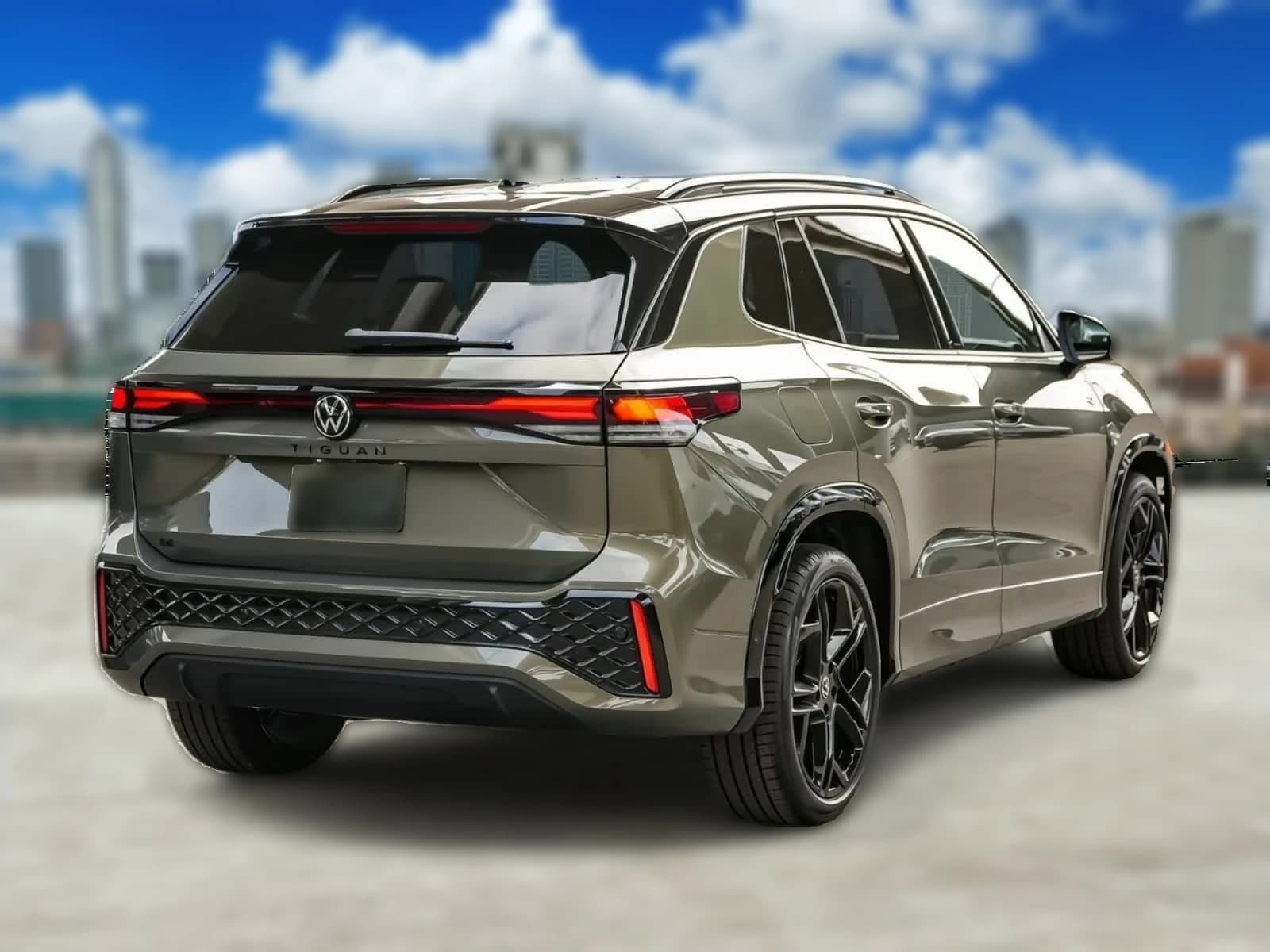 Volkswagen Tiguan SE R-Line Black FWD 2026 — side view