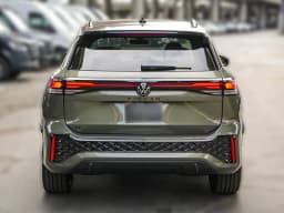 Volkswagen Tiguan SE R-Line Black FWD 2026 — side view