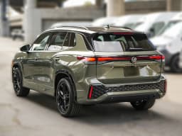 Volkswagen Tiguan SE R-Line Black FWD 2026 — side view