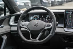 Volkswagen Tiguan SE R-Line Black FWD 2026 — side view
