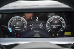 Volkswagen Tiguan SE R-Line Black FWD 2026 — side view