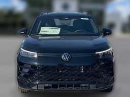 Volkswagen Tiguan SE R-Line Black FWD 2026 — side view