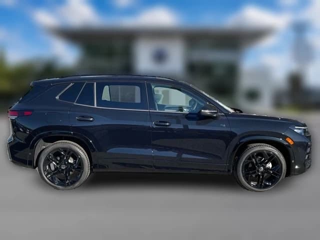 Volkswagen Tiguan SE R-Line Black FWD 2026 — side view