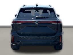 Volkswagen Tiguan SE R-Line Black FWD 2026 — side view