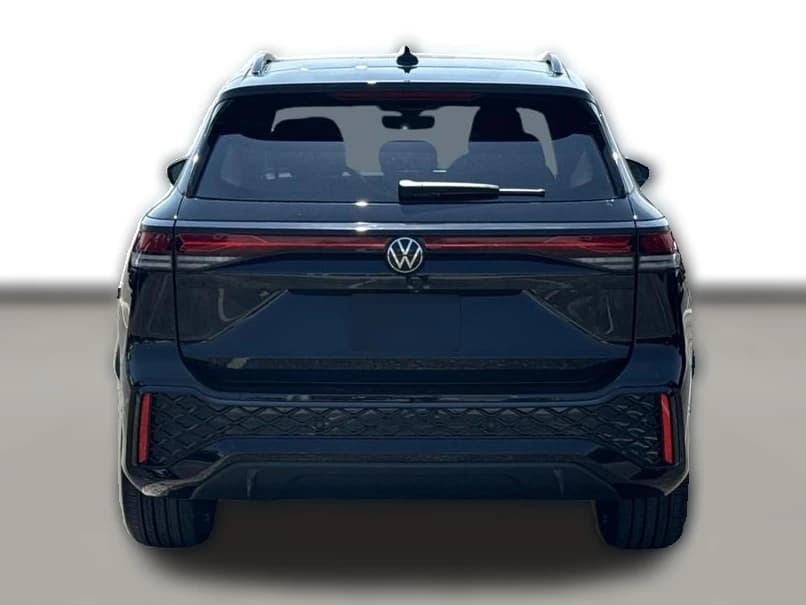 Volkswagen Tiguan SE R-Line Black FWD 2026 — side view