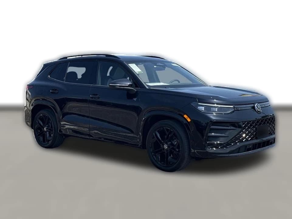 Volkswagen Tiguan SE R-Line Black FWD 2026 — side view