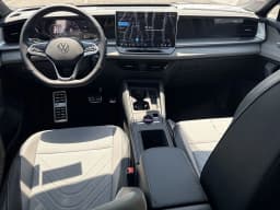 Volkswagen Tiguan SE R-Line Black FWD 2026 — side view