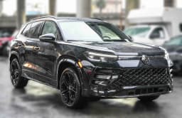 Volkswagen Tiguan SE R-Line Black 2.0T FWD 2026 — side view