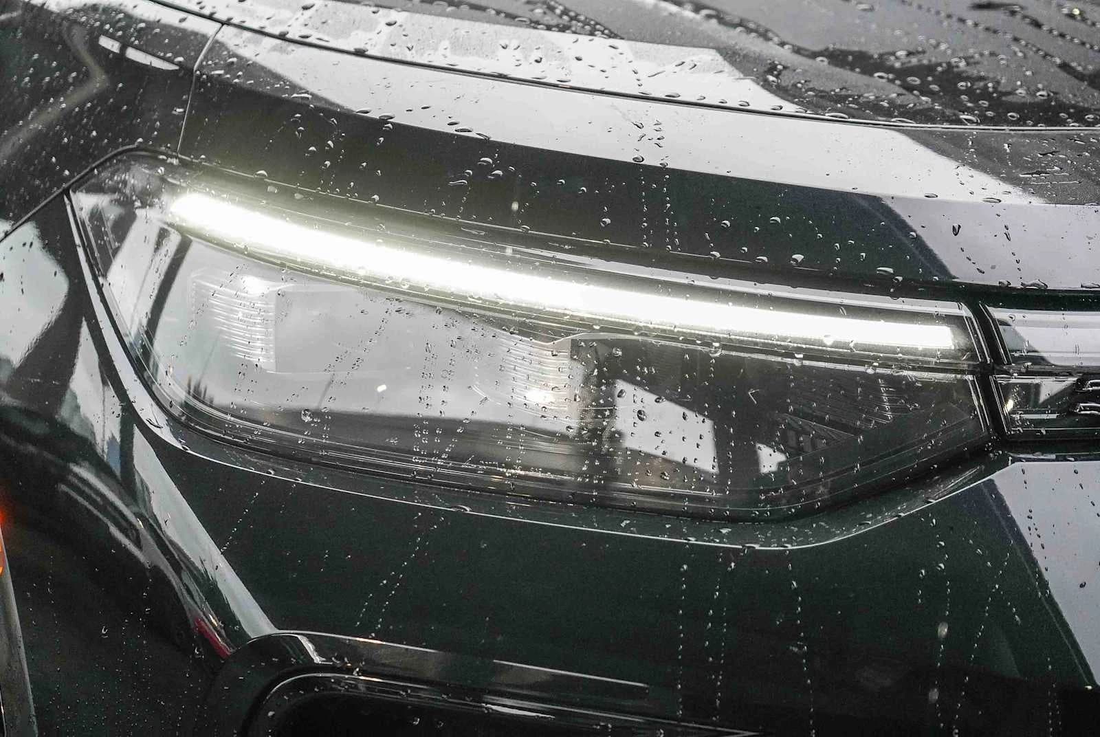 Volkswagen Tiguan SE R-Line Black 2.0T FWD 2026 — side view