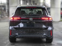 Volkswagen Tiguan SE R-Line Black 2.0T FWD 2026 — side view