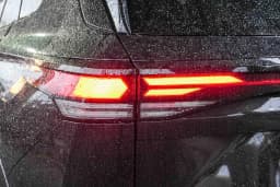 Volkswagen Tiguan SE R-Line Black 2.0T FWD 2026 — side view