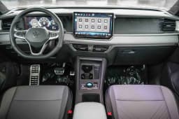 Volkswagen Tiguan SE R-Line Black 2.0T FWD 2026 — side view
