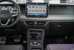 Volkswagen Tiguan SE R-Line Black 2.0T FWD 2026 — side view
