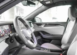 Volkswagen Tiguan SE R-Line Black 2.0T FWD 2026 — side view