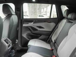 Volkswagen Tiguan SE R-Line Black 2.0T FWD 2026 — side view