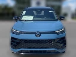 Volkswagen Tiguan SE R-Line Black 2.0T FWD 2026 — side view