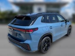 Volkswagen Tiguan SE R-Line Black 2.0T FWD 2026 — side view
