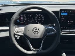 Volkswagen Tiguan SE R-Line Black 2.0T FWD 2026 — side view