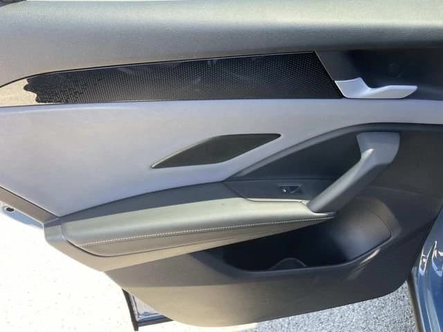 Volkswagen Tiguan SE R-Line Black 2.0T FWD 2026 — side view