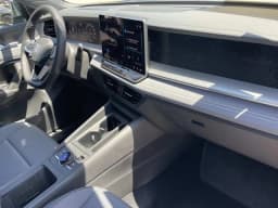 Volkswagen Tiguan SE R-Line Black 2.0T FWD 2026 — side view