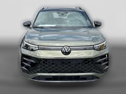 Volkswagen Tiguan SE R-Line Black FWD 2026 — side view