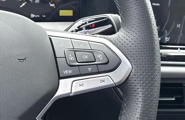 Volkswagen Tiguan SE R-Line Black FWD 2026 — side view