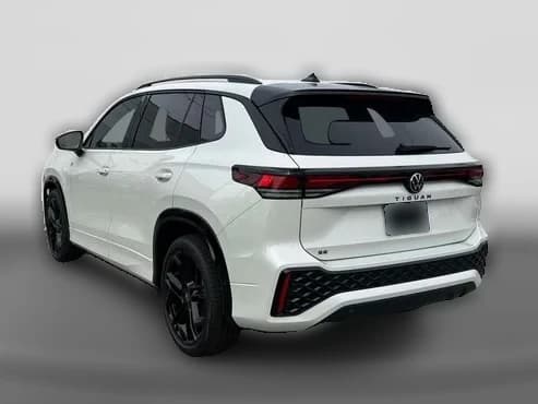 Volkswagen Tiguan SE R-Line Black FWD 2026 — side view