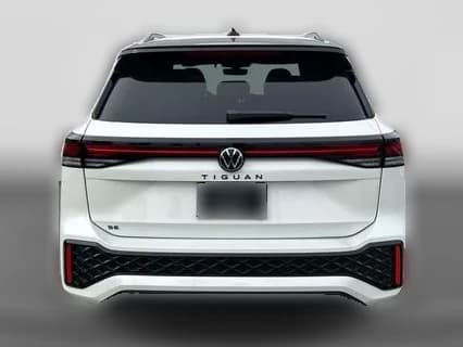 Volkswagen Tiguan SE R-Line Black FWD 2026 — side view