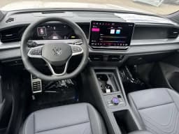 Volkswagen Tiguan SE R-Line Black FWD 2026 — side view
