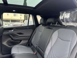 Volkswagen Tiguan SE R-Line Black FWD 2026 — side view