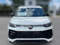 Volkswagen Tiguan SE R-Line Black 2.0T FWD 2026 — side view