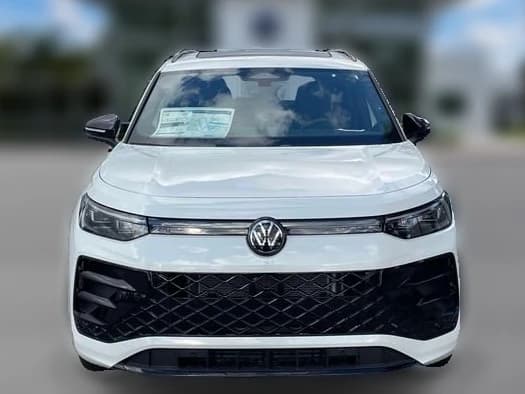 Volkswagen Tiguan SE R-Line Black 2.0T FWD 2026 — side view