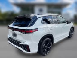 Volkswagen Tiguan SE R-Line Black 2.0T FWD 2026 — side view