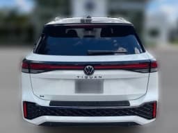 Volkswagen Tiguan SE R-Line Black 2.0T FWD 2026 — side view