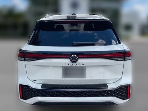 Volkswagen Tiguan SE R-Line Black 2.0T FWD 2026 — side view