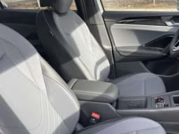 Volkswagen Tiguan SE R-Line Black 2.0T FWD 2026 — side view