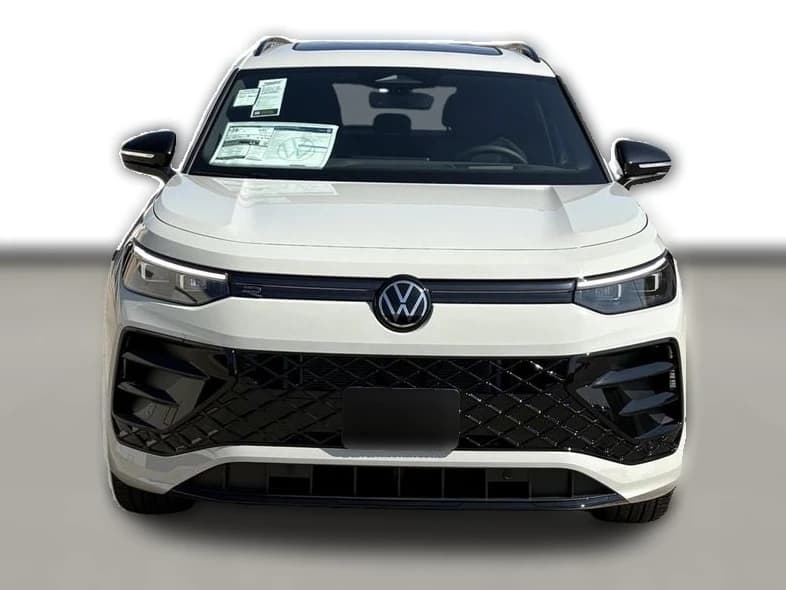 Volkswagen Tiguan SE R-Line Black 2.0T FWD 2026 — side view