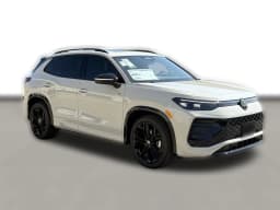 Volkswagen Tiguan SE R-Line Black 2.0T FWD 2026 — side view