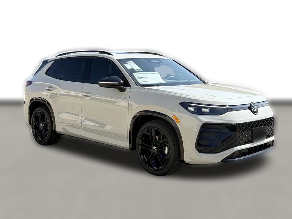 Volkswagen Tiguan SE R-Line Black 2.0T FWD 2026 — side view