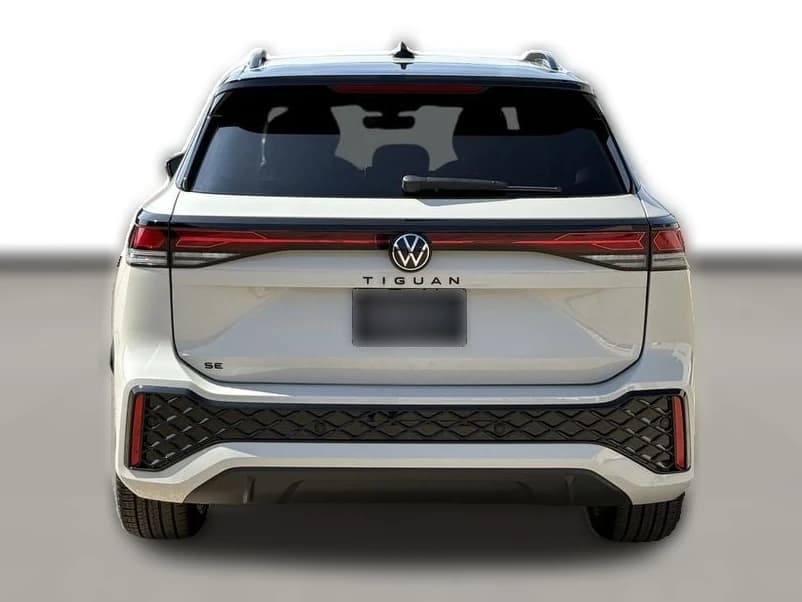 Volkswagen Tiguan SE R-Line Black 2.0T FWD 2026 — side view