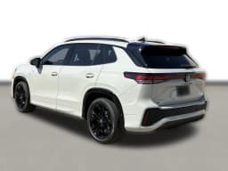 Volkswagen Tiguan SE R-Line Black 2.0T FWD 2026 — side view