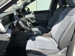 Volkswagen Tiguan SE R-Line Black 2.0T FWD 2026 — side view