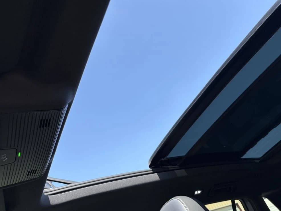 Volkswagen Tiguan SE R-Line Black 2.0T FWD 2026 — side view