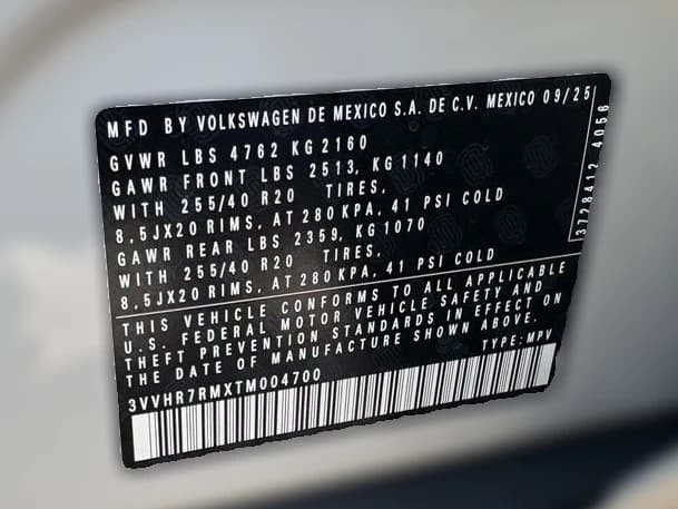 Volkswagen Tiguan SE R-Line Black 2.0T FWD 2026 — side view