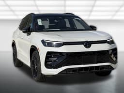 Volkswagen Tiguan SE R-Line Black 2.0T FWD 2026 — side view