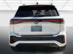 Volkswagen Tiguan SE R-Line Black 2.0T FWD 2026 — side view