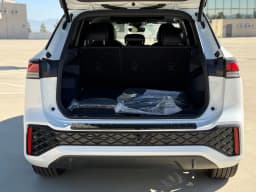 Volkswagen Tiguan SE R-Line Black 2.0T FWD 2026 — side view