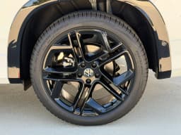 Volkswagen Tiguan SE R-Line Black 2.0T FWD 2026 — side view