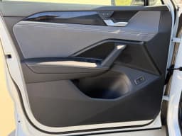Volkswagen Tiguan SE R-Line Black 2.0T FWD 2026 — side view